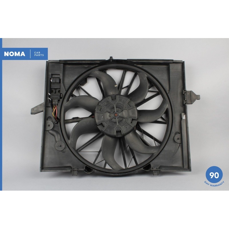 02-07 BMW E60 530i Engine Motor Radiator Cooling Fan Assembly 17427514560 OEM